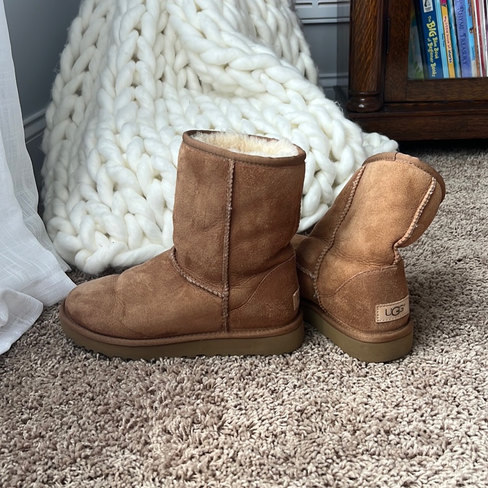 brown womens ugg boots size 7